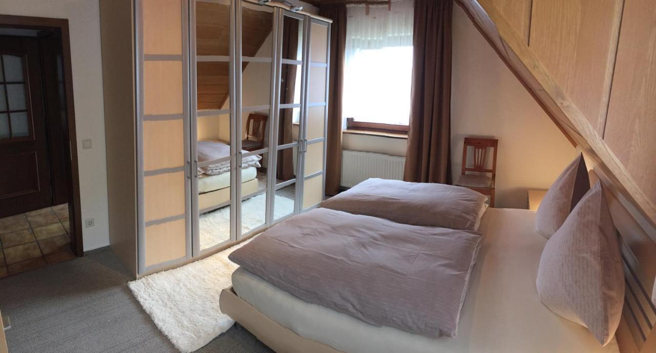 Ferienwohnung Unter Dem Schild Oberfell Esterno foto